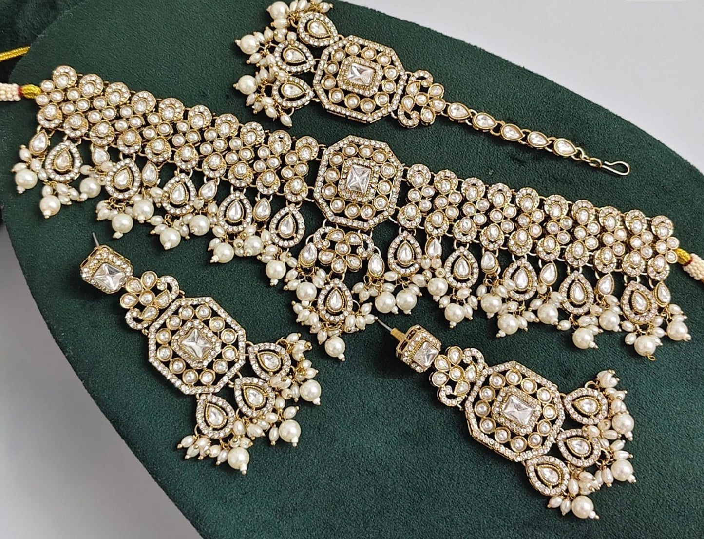 JBT Aashna Necklace Set