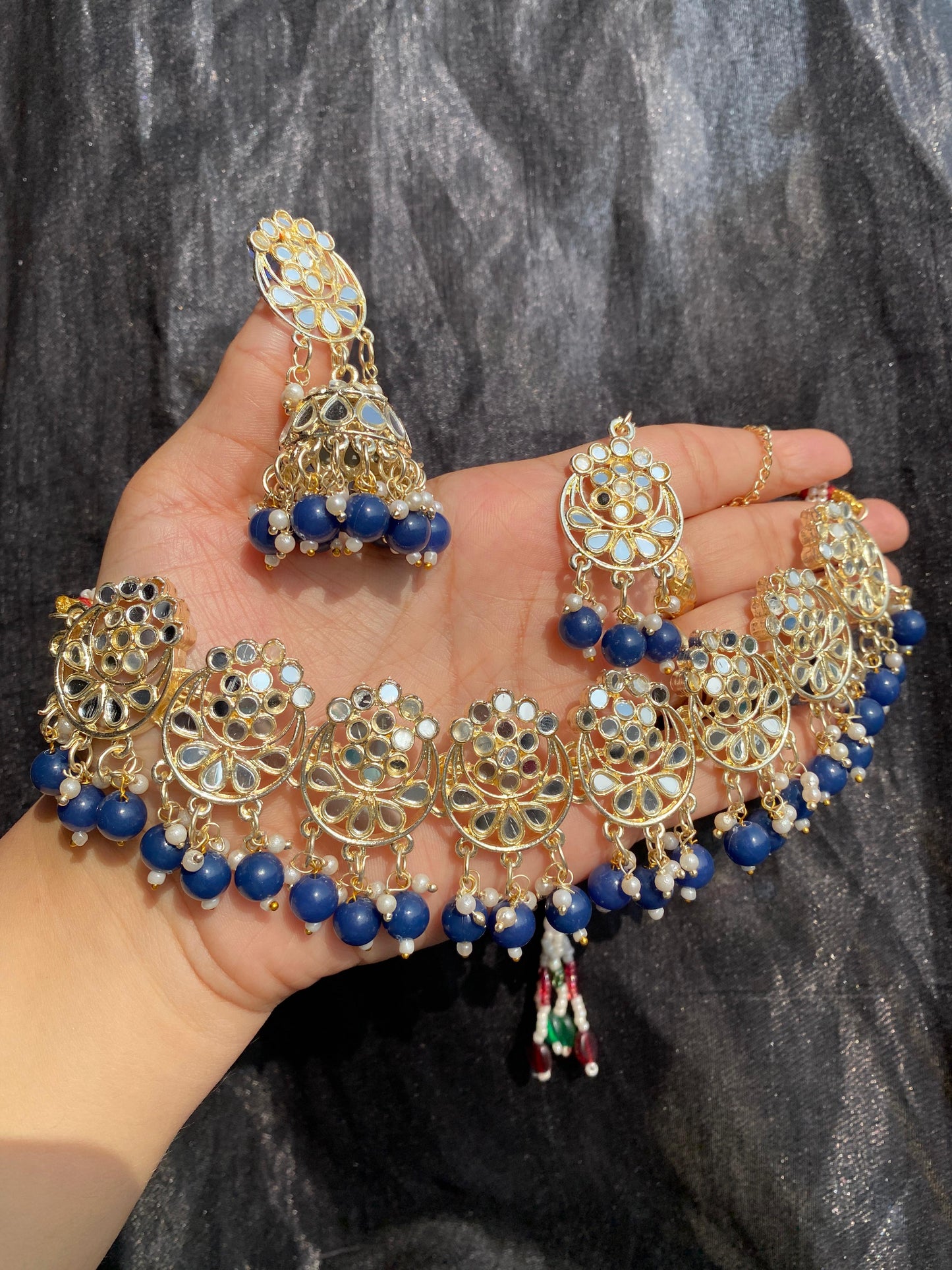 Kundan Mirror Choker Set With Tikka And Jhumka