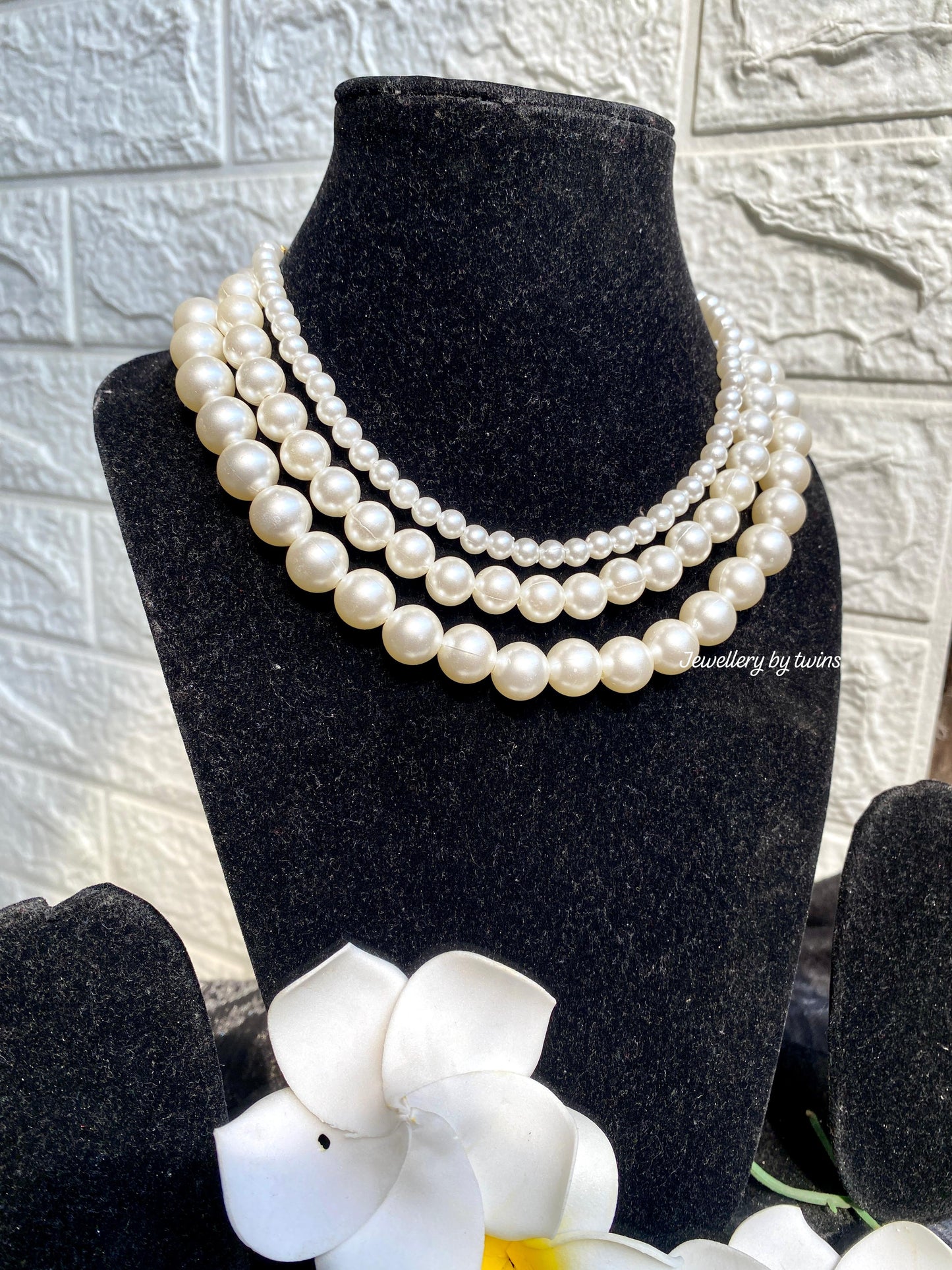 Designer pearl necklace