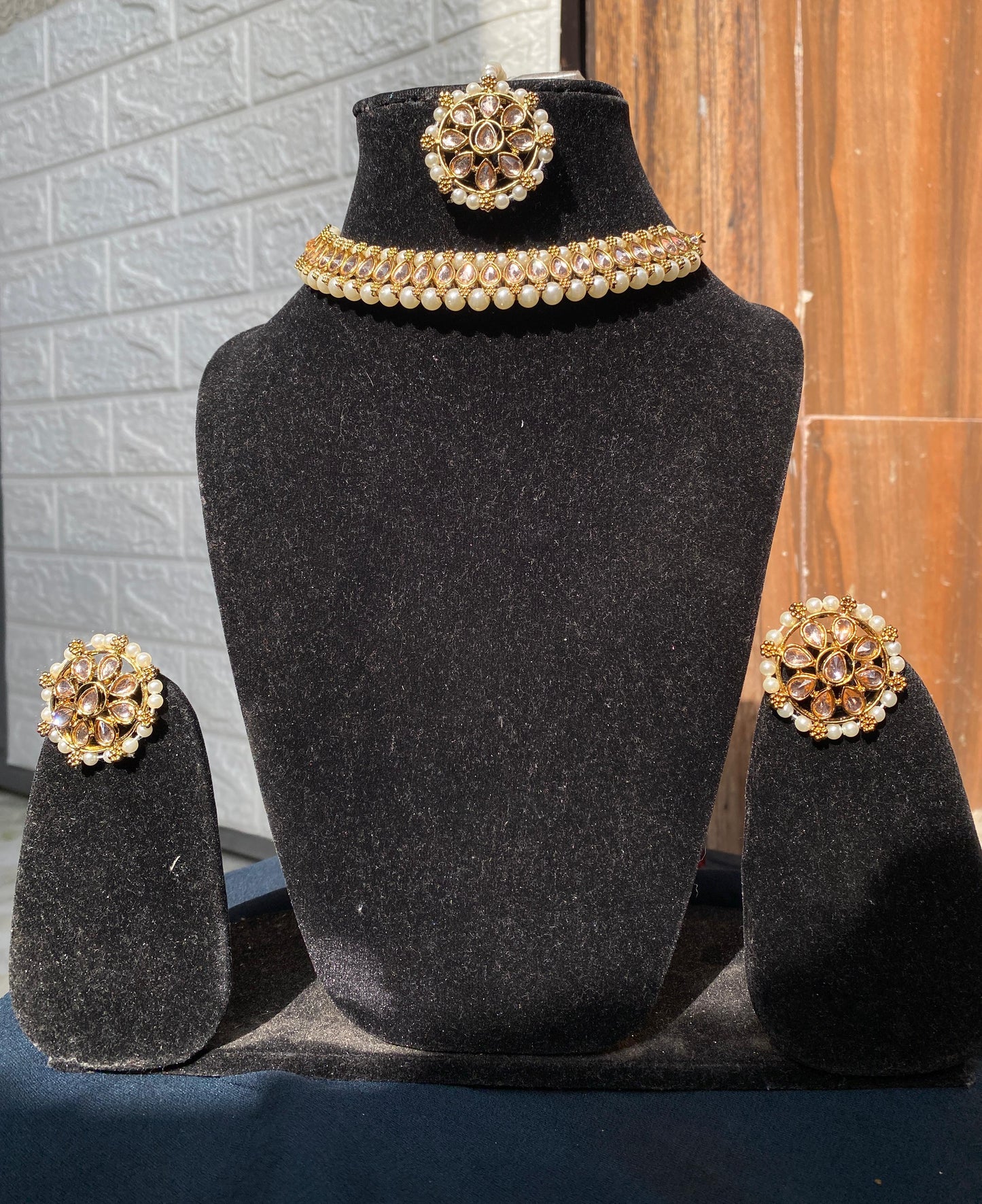 Pearl kundan choker set with tikka