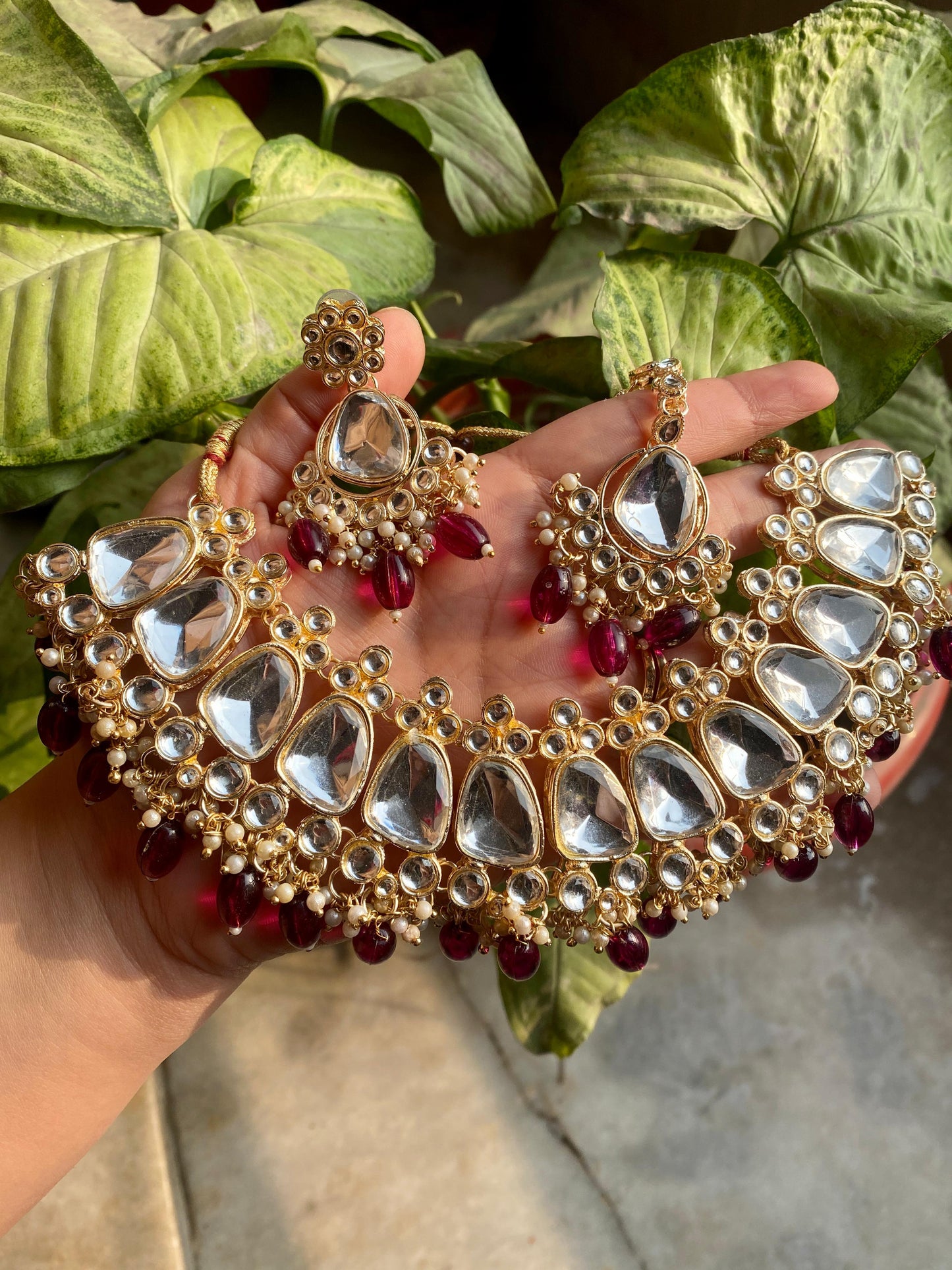 New Sara Kundan Choker Set With Maangtika