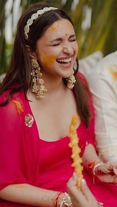 Parineeti chopra kundan hairband