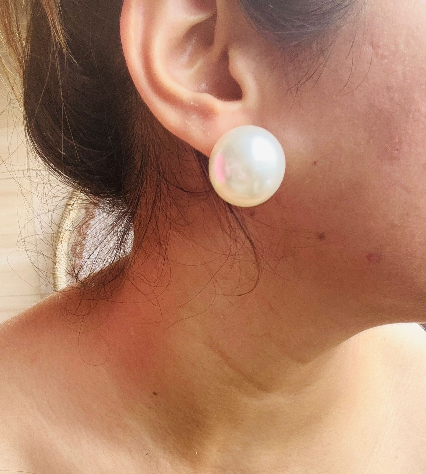 Big pearl studs