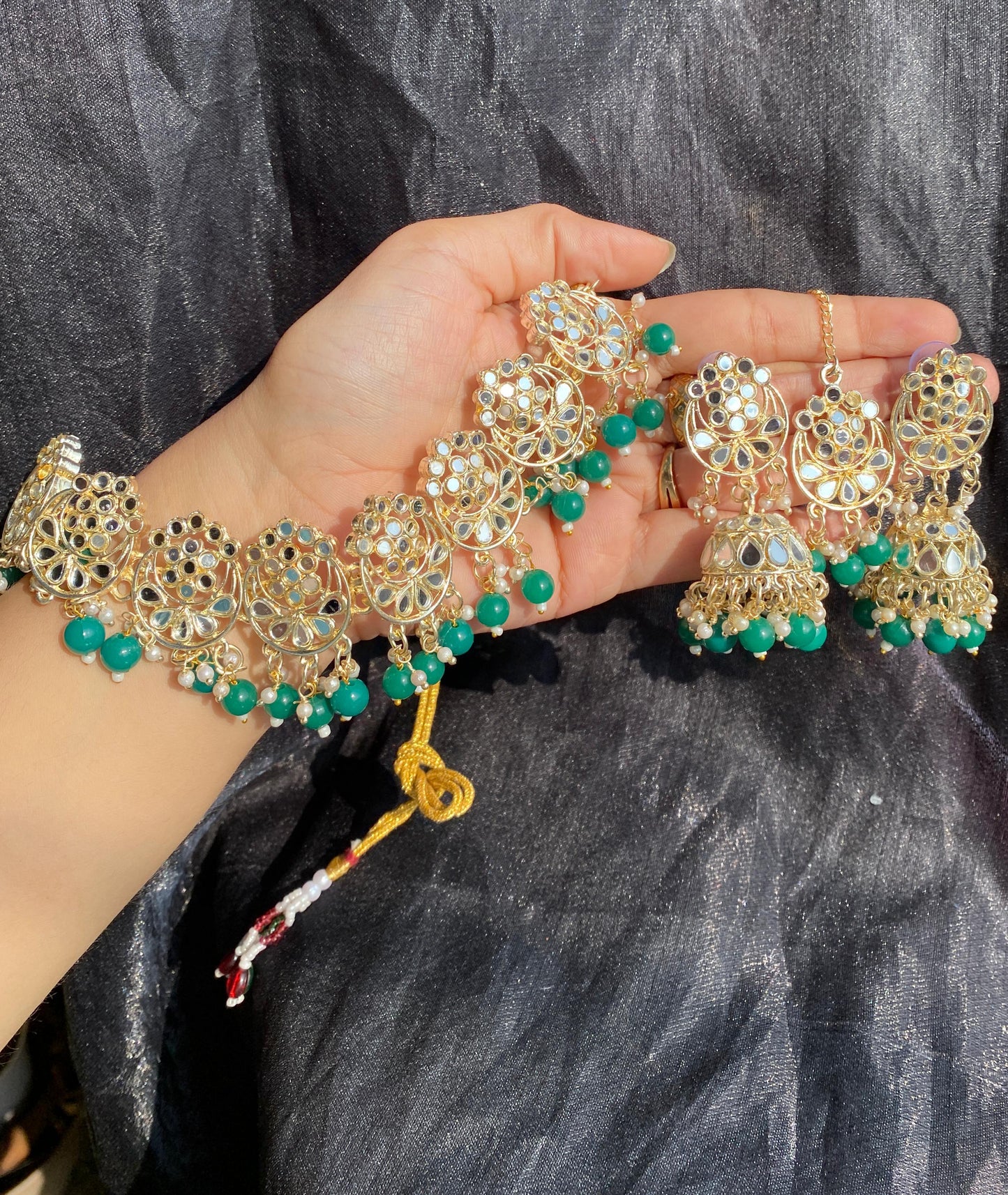 Kundan Mirror Choker Set With Tikka And Jhumka