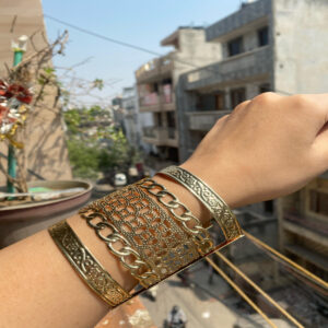 JBT Gold handcuff